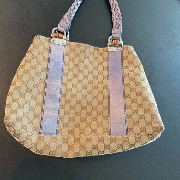 Beautiful Gucci authentic purse! Medium size used. - Picture 9 of 9
